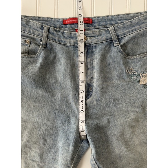 Cosmopolitan Jeanswear Women's Light Wash Embroidered Straight Leg Jeans - Picture 8 of 11